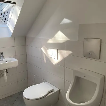Ruhiges Einzelbett Mit Wlan & Tv * Lohmar