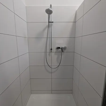 Ruhiges Einzelbett Mit Wlan & Tv * Lohmar
